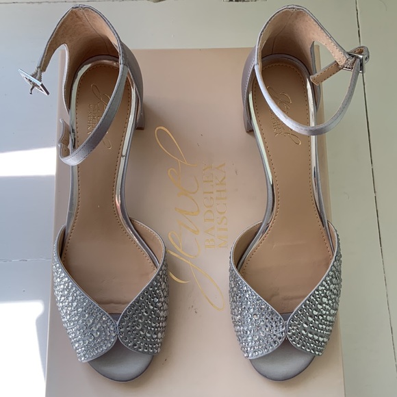 JEWEL BADGLEY MISCHKA Sycamore Silver Satin Block Heels - Picture 2 of 13
